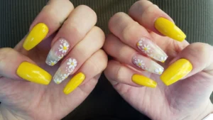 Daisy Flower Designs on Yellow